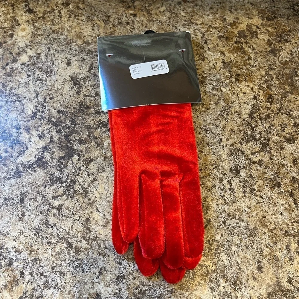 NWT Steve Madden Mid Length Fashion Gloves Red